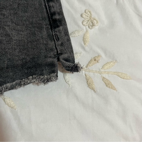 Gap Denim Gray High Rise Short with Adjustable Waist and Side Slits, 8 - Picture 3 of 4